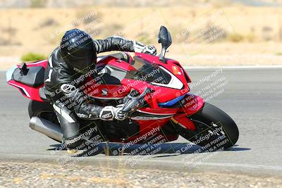 media/Oct-16-2022-TrackXperience (Sun) [[236a00b5b6]]/Group 3/session 4 turn 2/